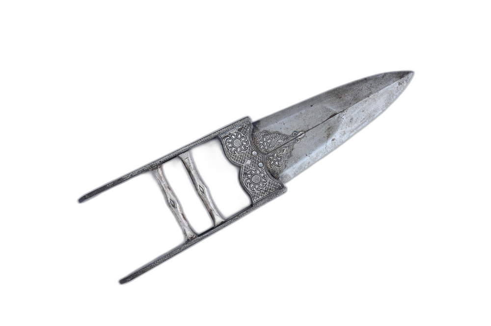 Handcrafted Tiger Knife with Koftgiri Detailing